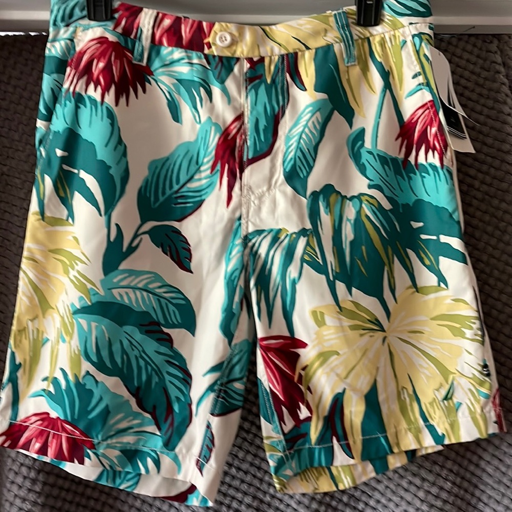 NWT Nautica Bathing Trunks Size 30 Front and Back Pockets Great for a Cruise
